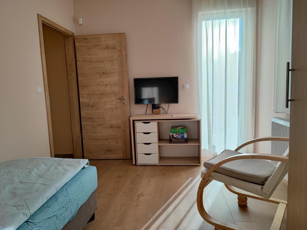 Apartamento White Column House Diosd Exterior foto