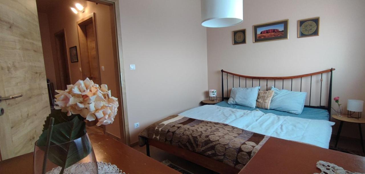 Apartamento White Column House Diosd Exterior foto
