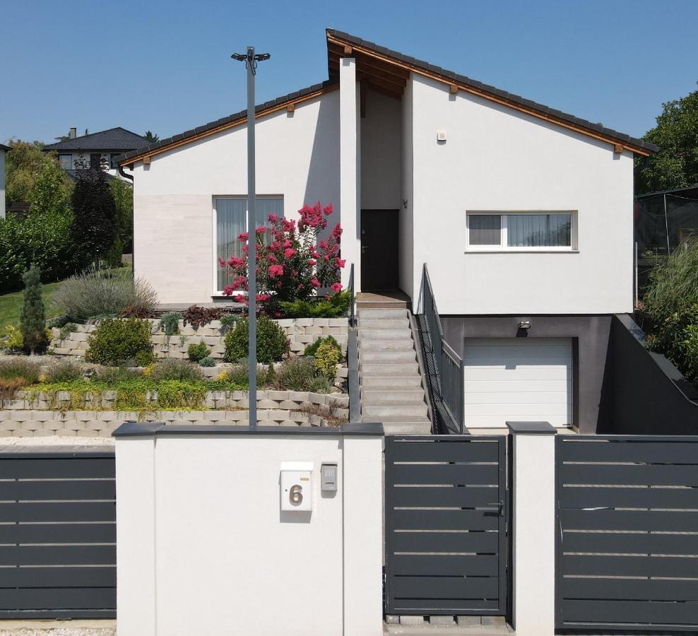 Apartamento White Column House Diosd Exterior foto