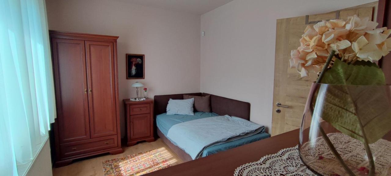 Apartamento White Column House Diosd Exterior foto